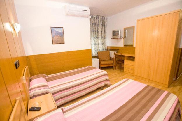 Hostal Lizana 韦斯卡 外观 照片