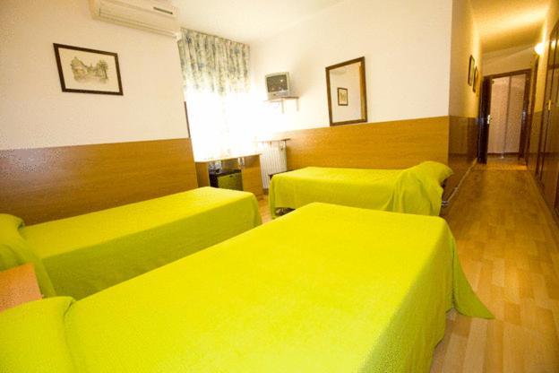 Hostal Lizana 韦斯卡 外观 照片